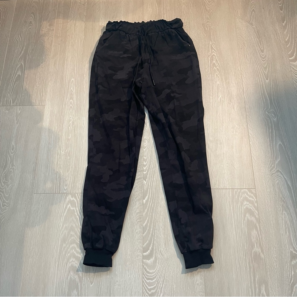 Lululemon Stretch High-Rise Jogger *Full Length size 4 Black Dark Gray Camo - Picture 13 of 16